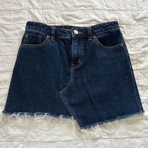 Dark raw hem denim skirt from Urban Outfitters - Picture 1 of 3